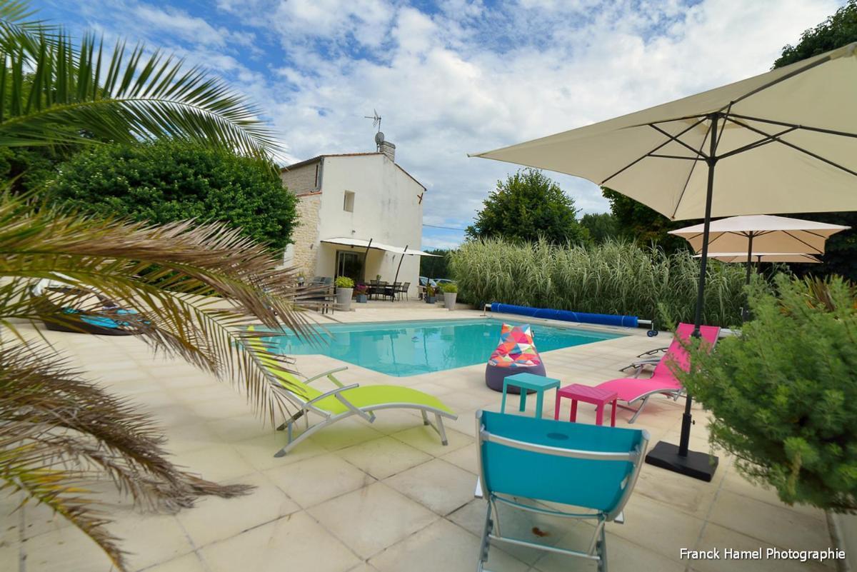 Le Clos Des Oiseaux Saintes Exterior foto