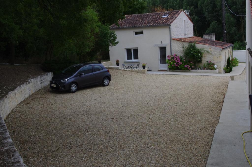 Le Clos Des Oiseaux Saintes Exterior foto
