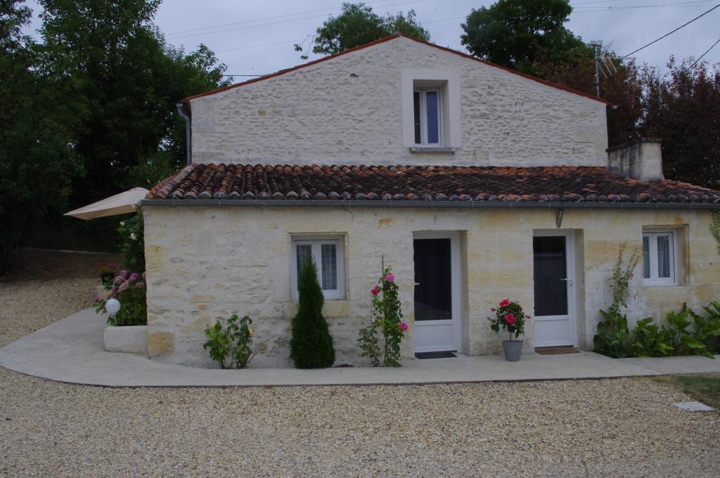 Le Clos Des Oiseaux Saintes Exterior foto